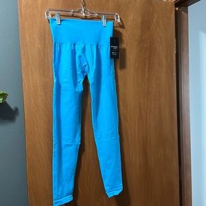 NWT NVGTN Contour Seamless Blue leggings. Size M.